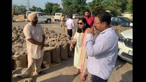 Eputy-Commissioner-Sakshi-Sawhne-Wheat-Procurement-Food-Civil-And-Supplies-Controllers-And-District-Managers-Of-Procurement-Agencies-